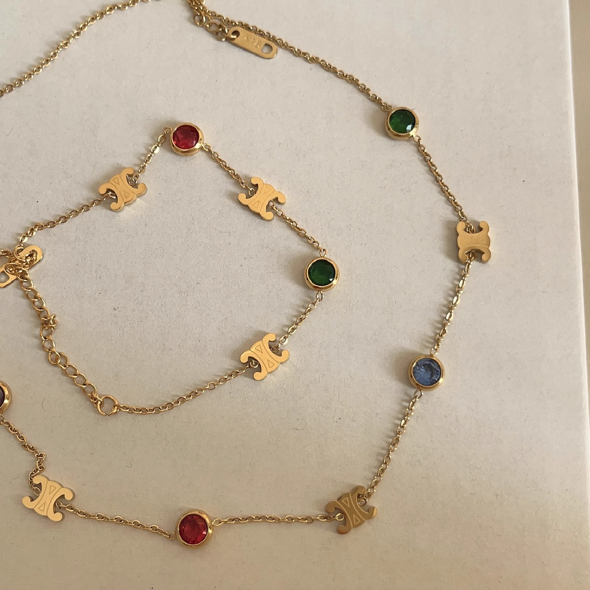 Fashionable French retro color stone spliced letter necklace, niche design, high-end feel, new collarbone chain bracelet pic 2