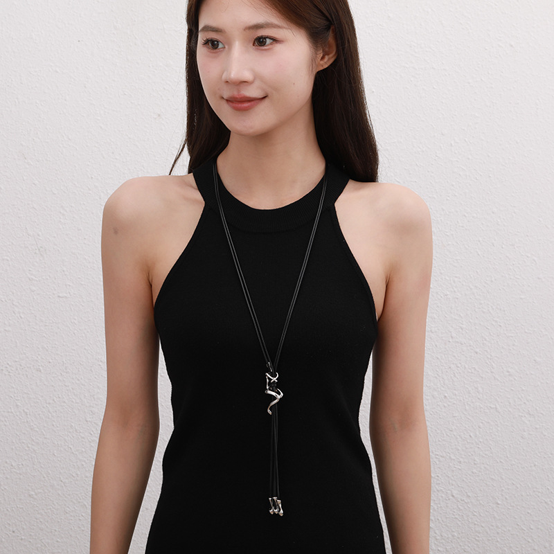 亚马逊跨境专供新款女士长项链线条人物吊坠个性独特设计欧美批发详情4