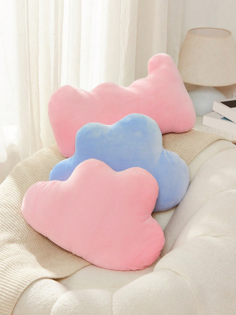 可爱心形抱枕被毛绒沙发靠垫床上头抱枕午睡护腰靠背垫汽车用坐垫详情3