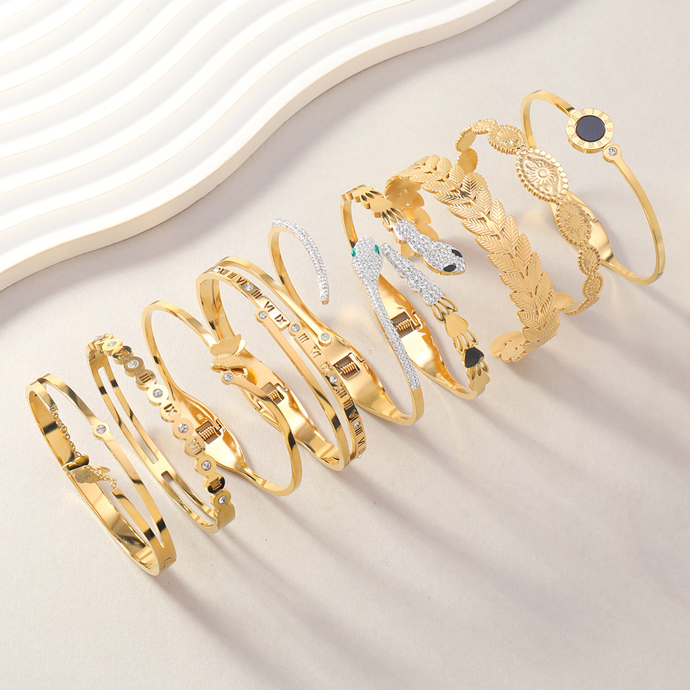 欧美跨境钛钢手镯女高级感时尚百搭罗马数字蛇镶钻手镯不锈钢饰品详情4