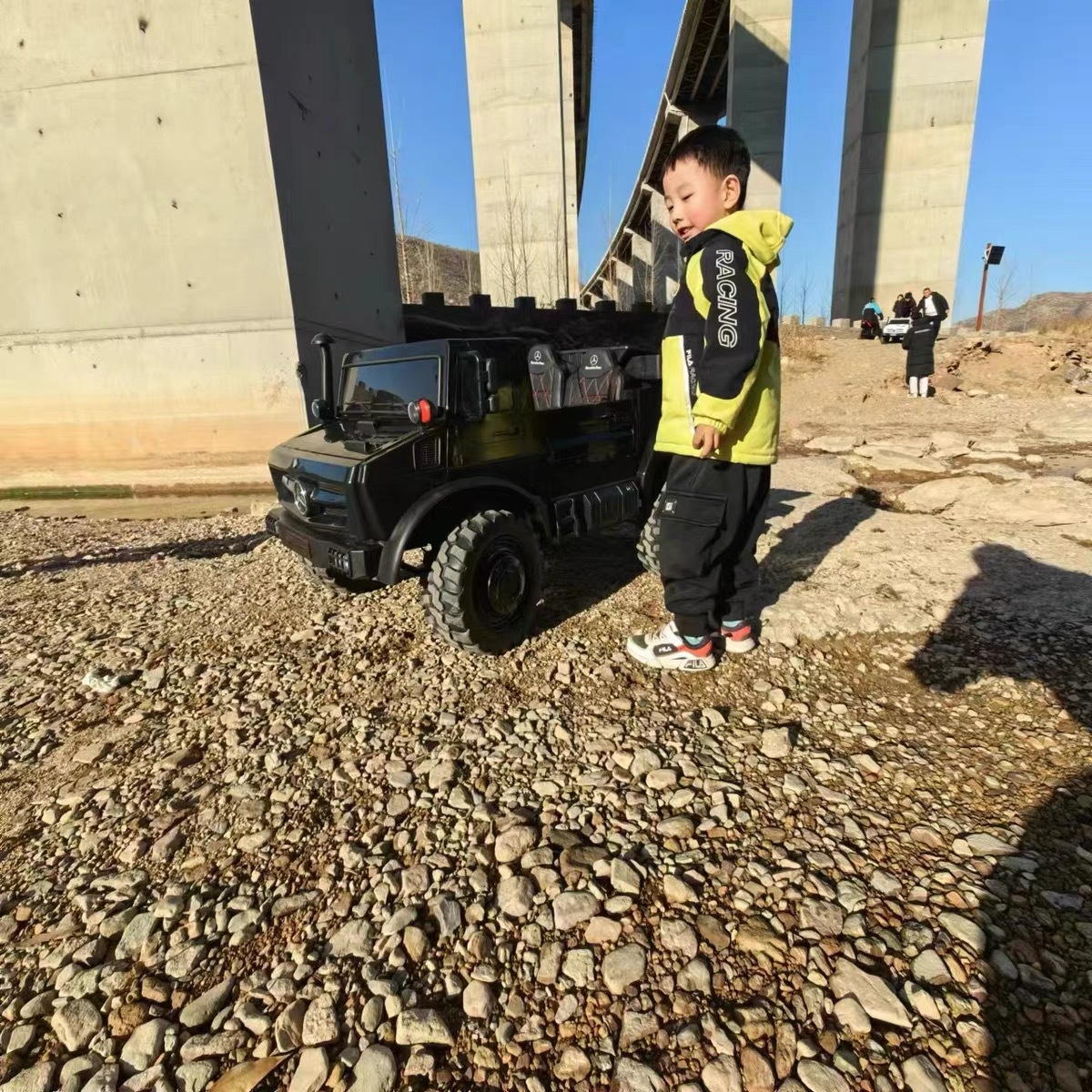 奔驰儿童电动车可坐大人四轮大号无刷电机汽车带遥控小孩玩具童车详情33