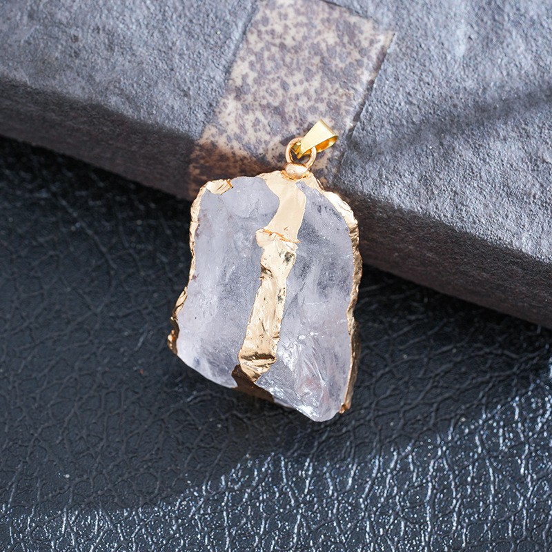 欧美跨境紫晶水晶吊坠项链天然水晶不规则水晶吊坠粉水晶镀金包边详情11