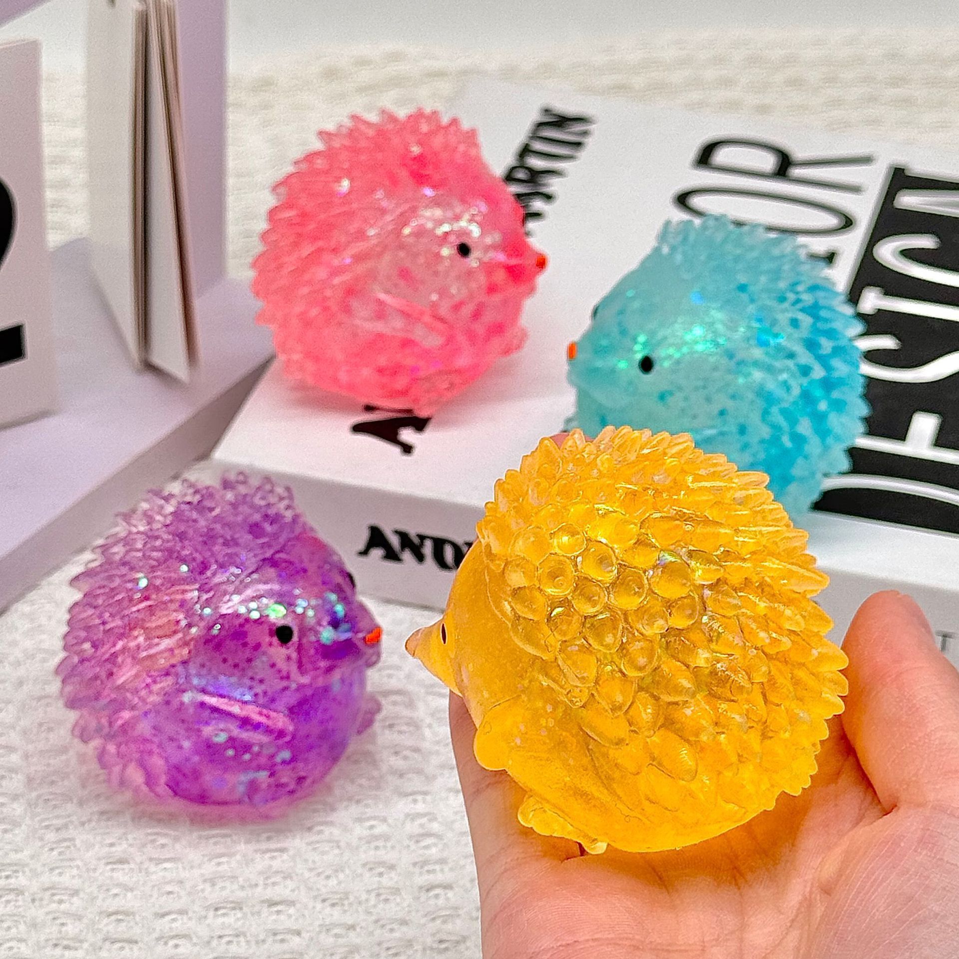 多彩麦芽糖刺猬球萌宠动物糖球慢回弹减压捏捏乐新奇特玩具详情1