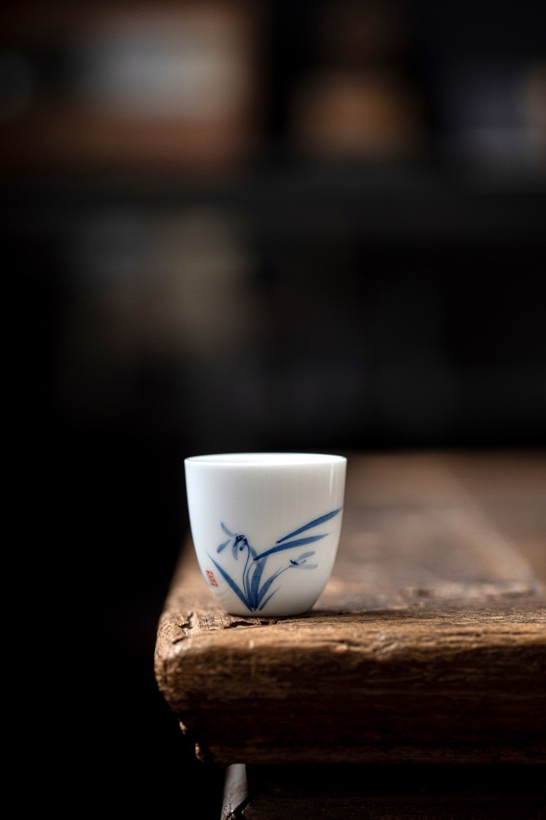 陶瓷茶杯主人杯手绘兰花品茗杯功夫茶杯家用单杯釉下彩喝茶小茶杯详情11