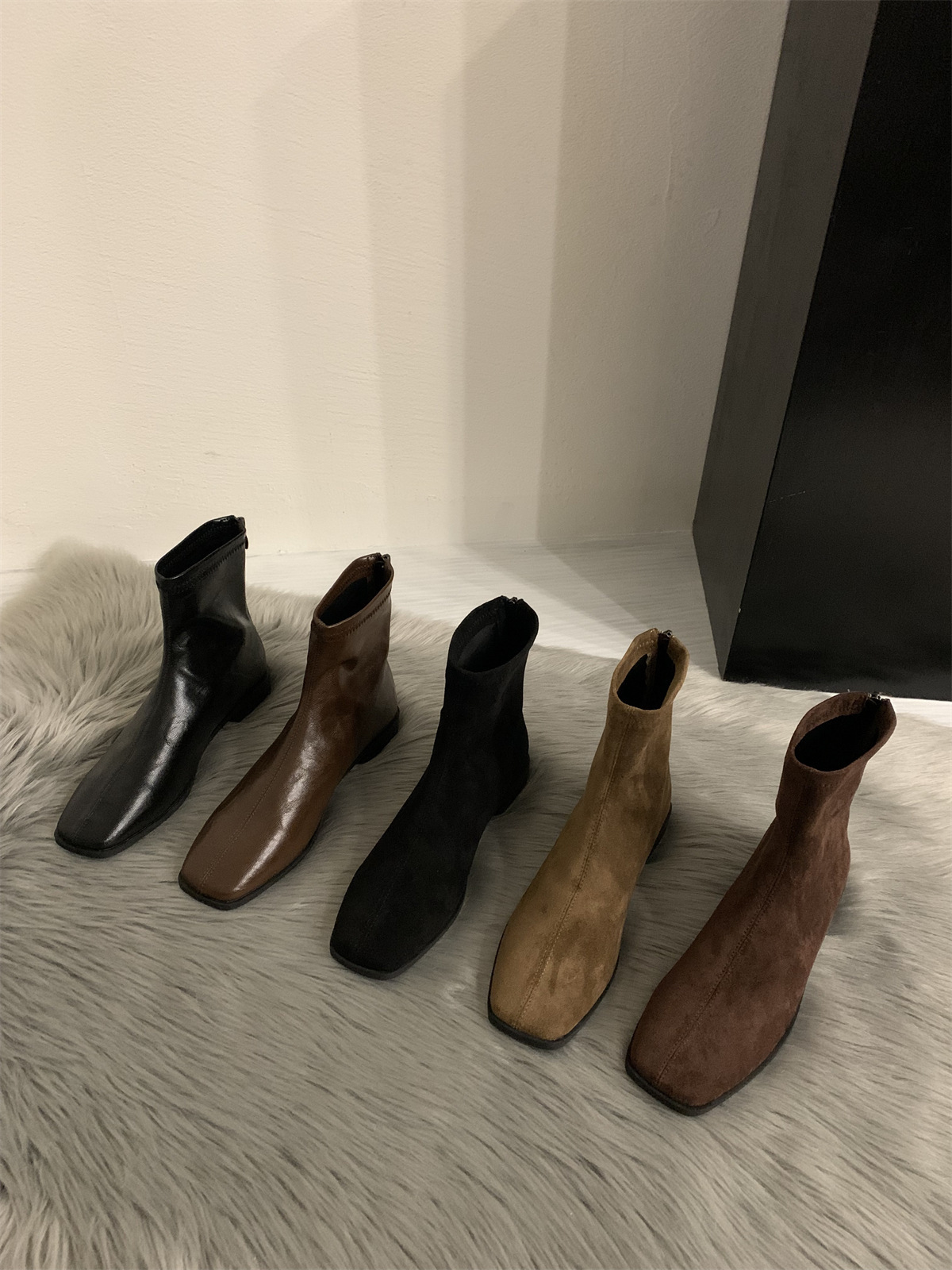 2024秋冬季新款极简软皮方头百搭低跟马丁靴女后拉链平底瘦瘦短靴详情6