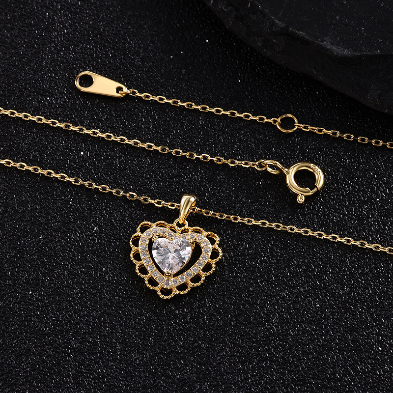Zhuoheng Zhenxuan s925 Pure Silver Clover Necklace with micro-inlaid zircon, exquisite and compact design, fashionable little dress necklace for women pic 7