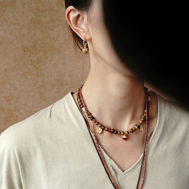 SWA*家山丘系列榛果串珠项链小众设计复古高级感木珠天然石锁骨链详情6