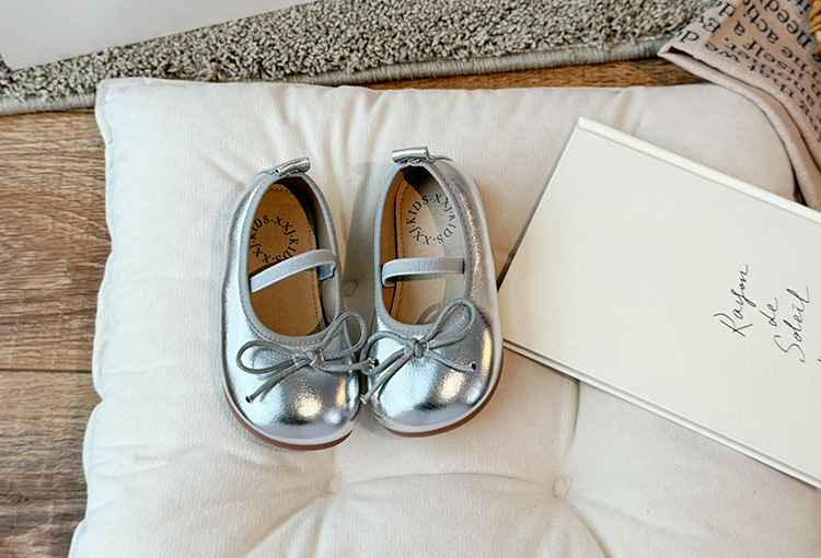 儿童小皮鞋2025春秋季新款韩版女童软底鞋蝴蝶结宝宝防滑时尚单鞋详情6