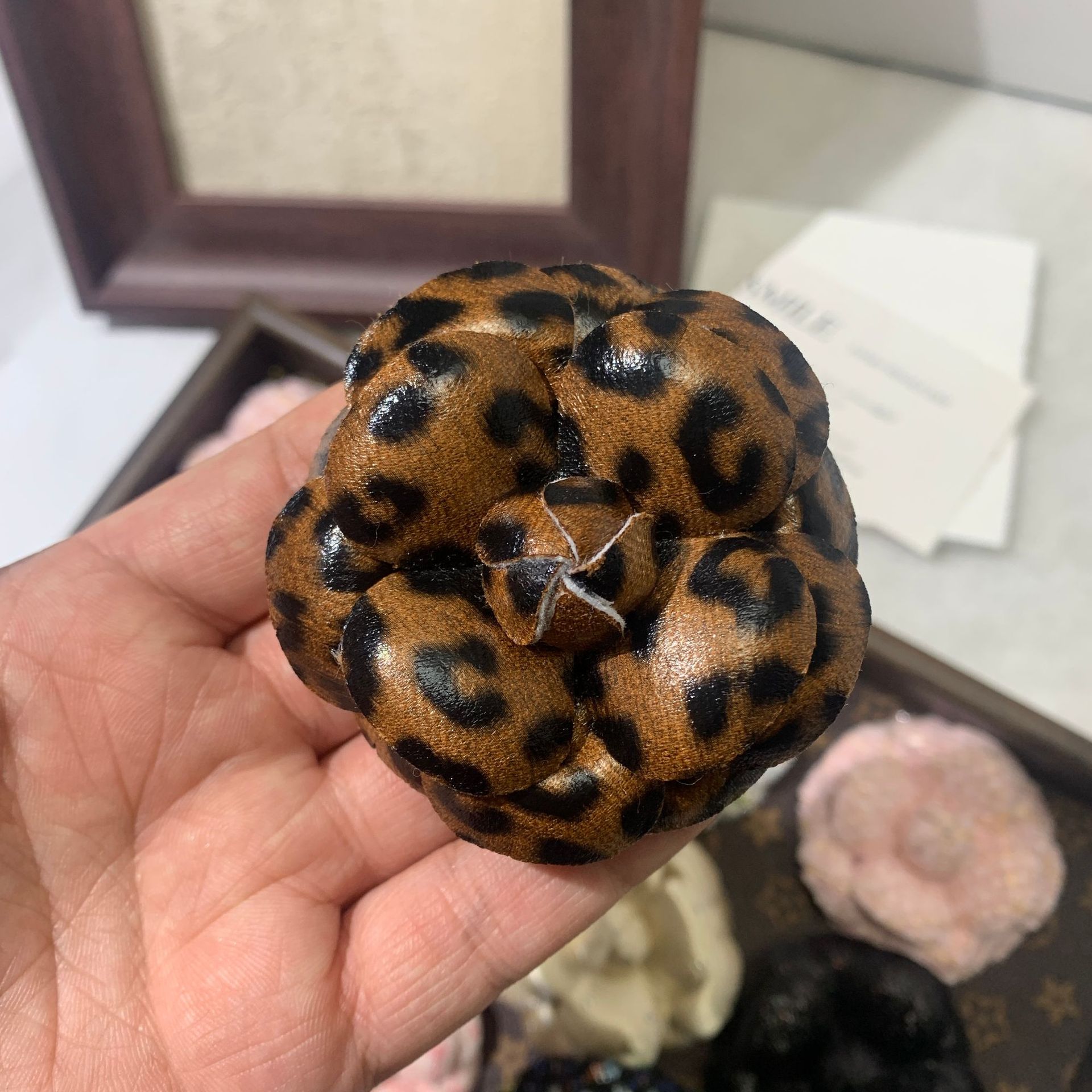 New 6.8cm high-end small fragrant flower nib super shaped flower camellia accessory brooch with a flower clip on the head pic 14