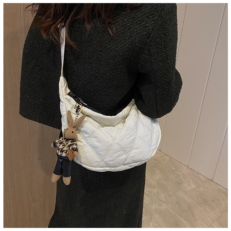 The new, trendy and fashionable single-shoulder crossbody bag with diamond-patterned embroidery thread for women in 2021, the popular dumpling bag pic 58