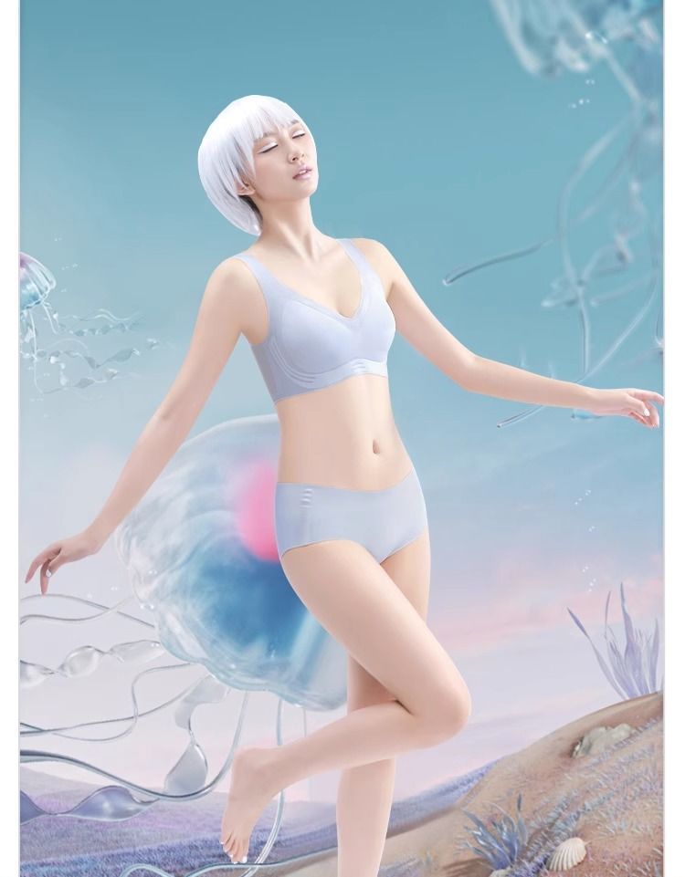 Cool and seamless lingerie for women in summer, ultra-thin summer small chest gathering bra, no steel rims, vest style sports bra cover pic 12