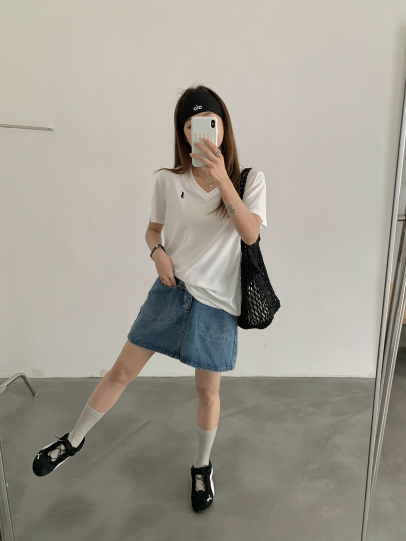 GAGD Korean-style V-neck embroidered short-sleeved T-shirt for women, a cool summer snowflake cotton loose casual top T-shirt pic 18