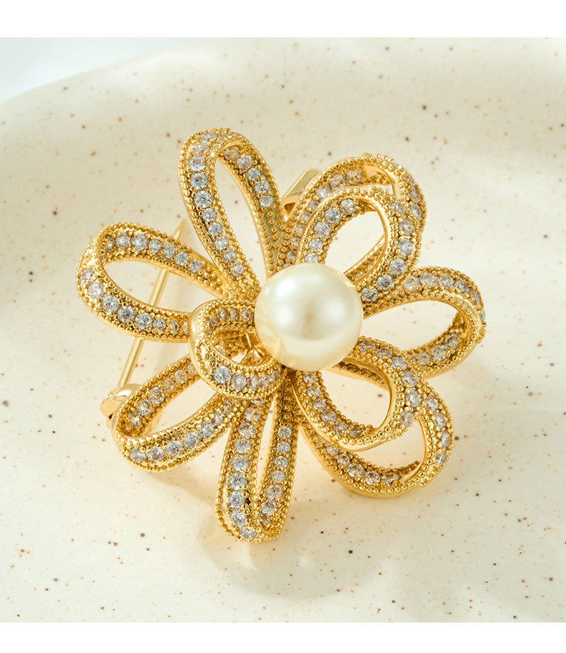 The elegant gift is a fine selection of light luxury, slightly studded with zirconium flower grey pearl brooch, a high-end and versatile clothing accessory, a pin and a brooch flower pic 18