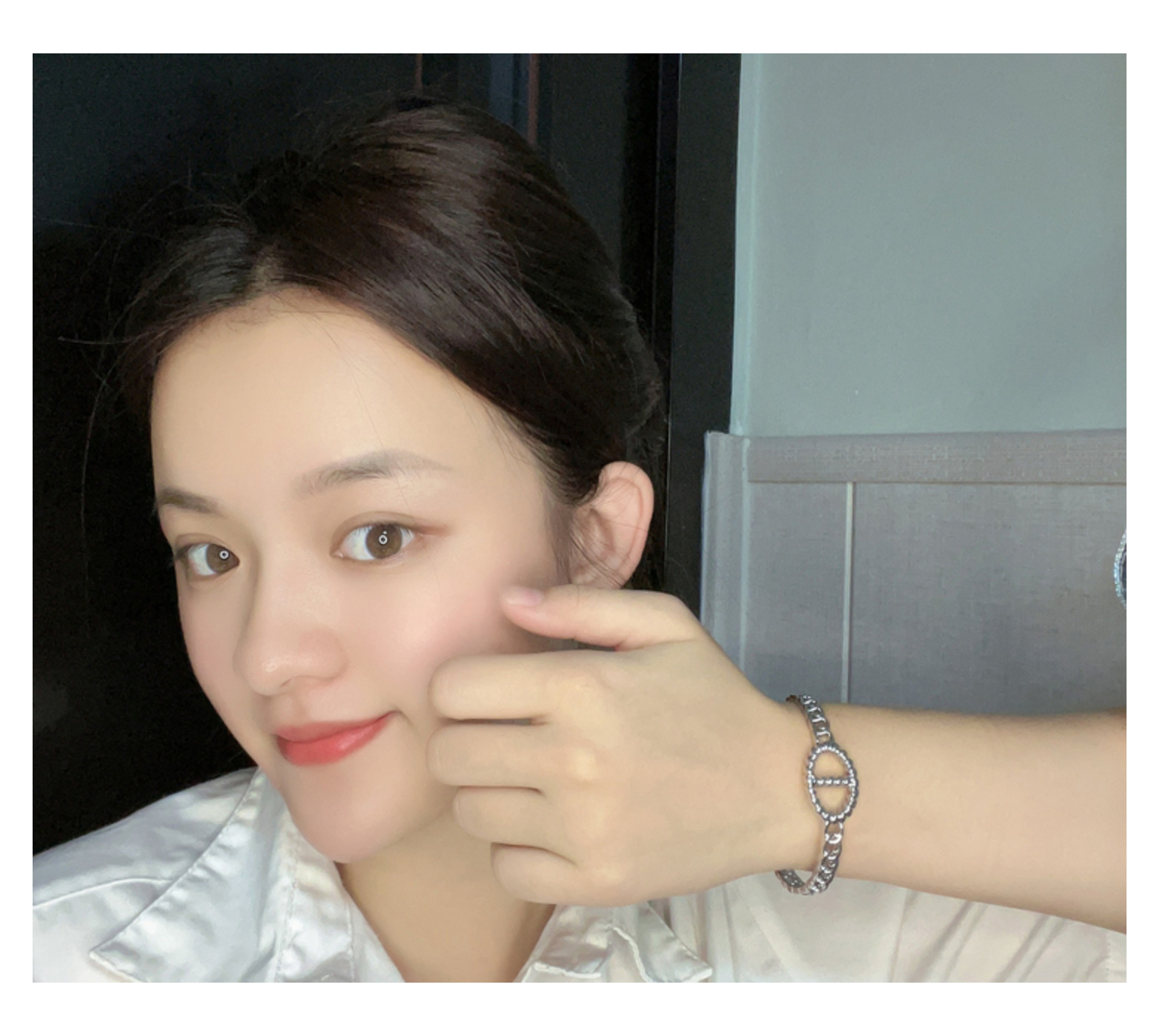 时尚OL高定品质镂空猪鼻造型开口手镯轻奢优雅百搭气质手饰批发详情19