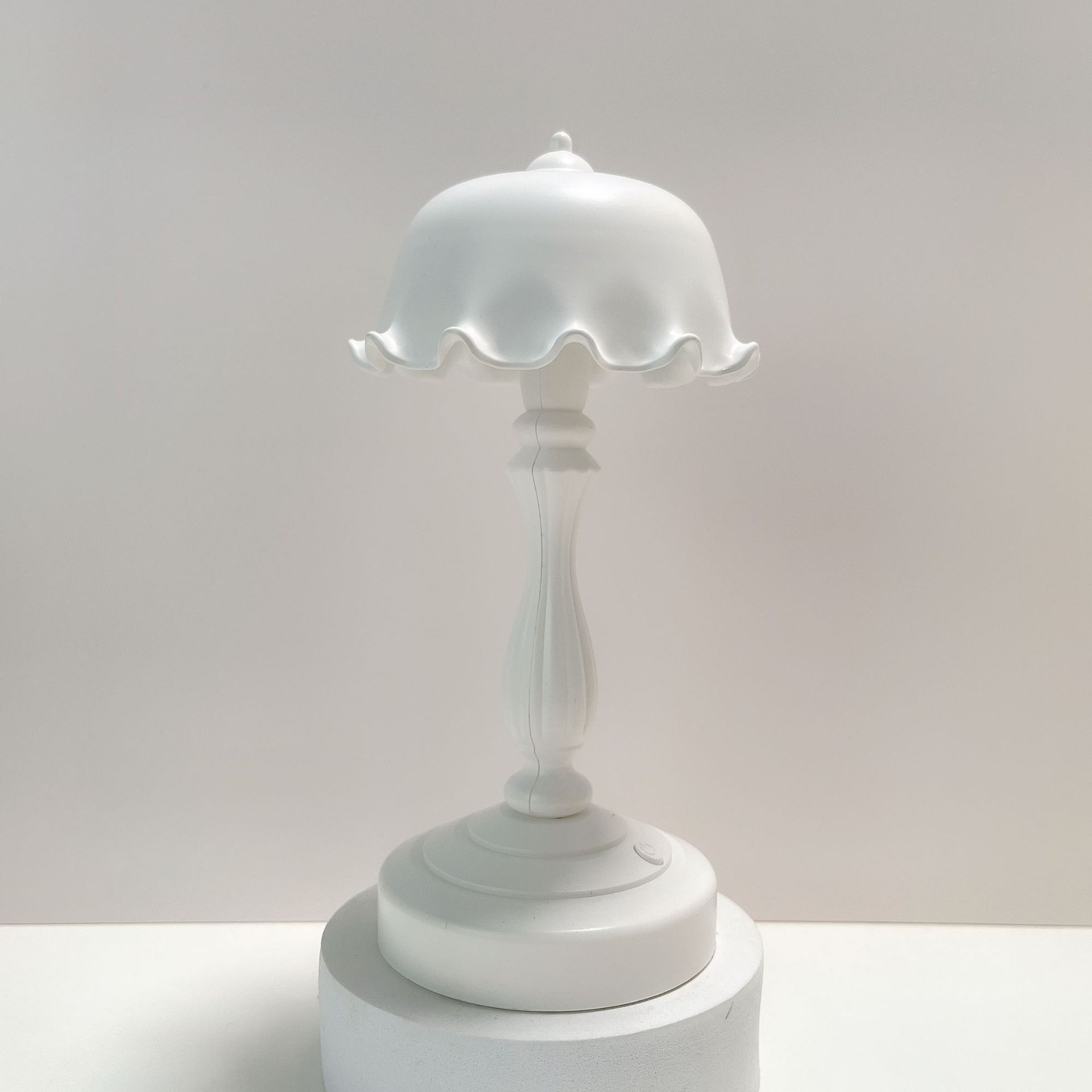 Retro atmosphere light, DIY handmade table lamp, lotus leaf night light, cute and girlish bedroom lighting, Nordic style, eye-protecting pic 37