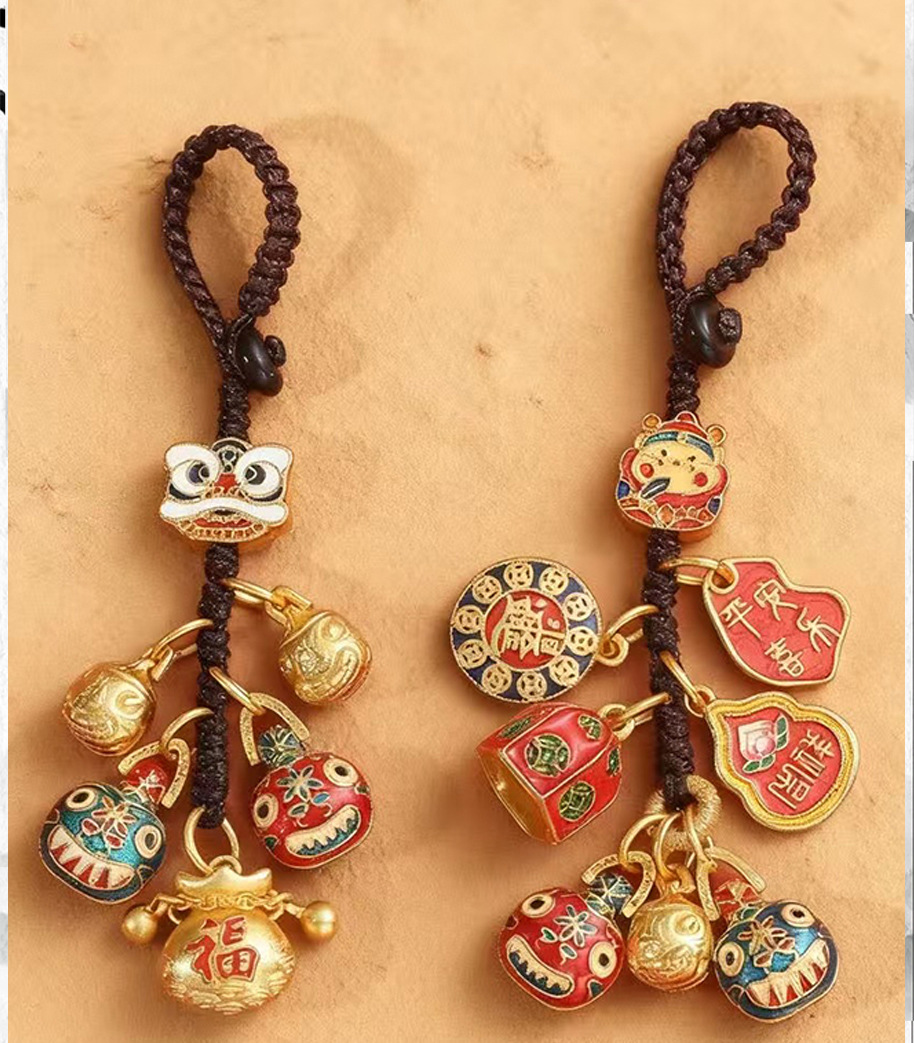 New keychain, sand gold God of Wealth mobile phone chain, family of three to bring good fortune and devour gold beast car key chain pendant pic 6