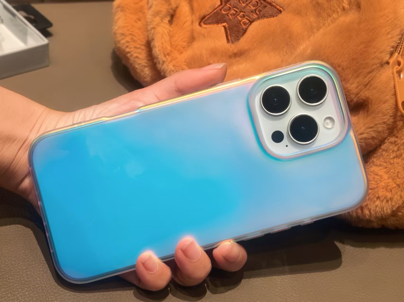 掌电法则 IMD冰淇淋磨砂极光镭射渐变 苹果1516Promax专用手机壳 手机保护套 防摔耐磨抗刮
详情14