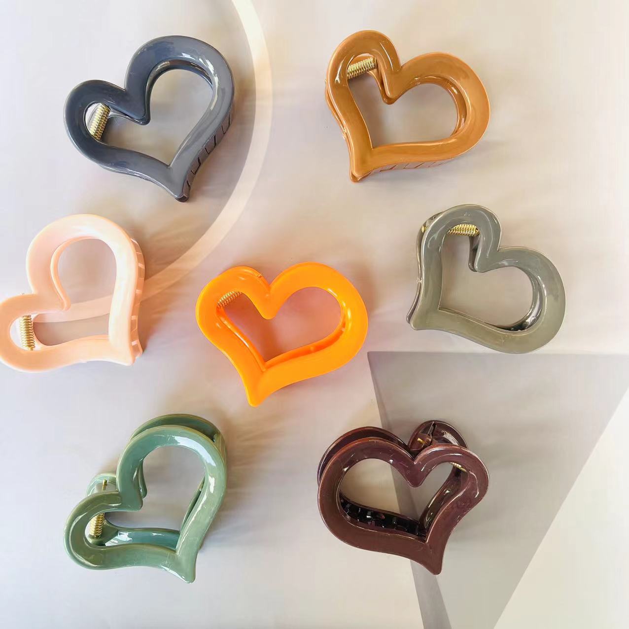 【1-12 Zones 】7002 Heart-shaped Hairpin 12/ Pack 1800/ box Cute Girl Hairpin Stylish Heart-shaped Hair clip at the back of the head Shark Clip Korean Style Instagram Simple Hair Clip Headwear pic 6