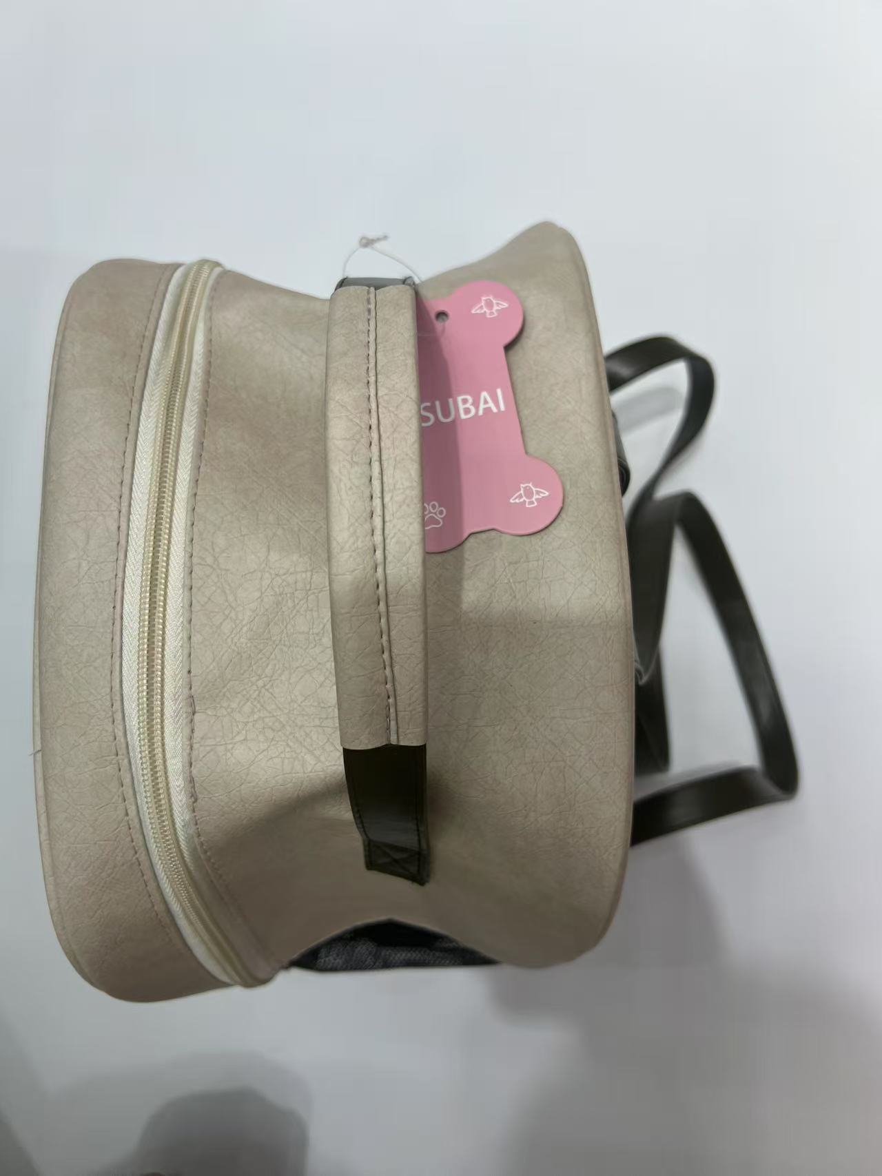 Factory direct sales of fashionable hand-held dog bags, large-capacity breathable cat backpacks, pet outings, factory wholesale pic 5