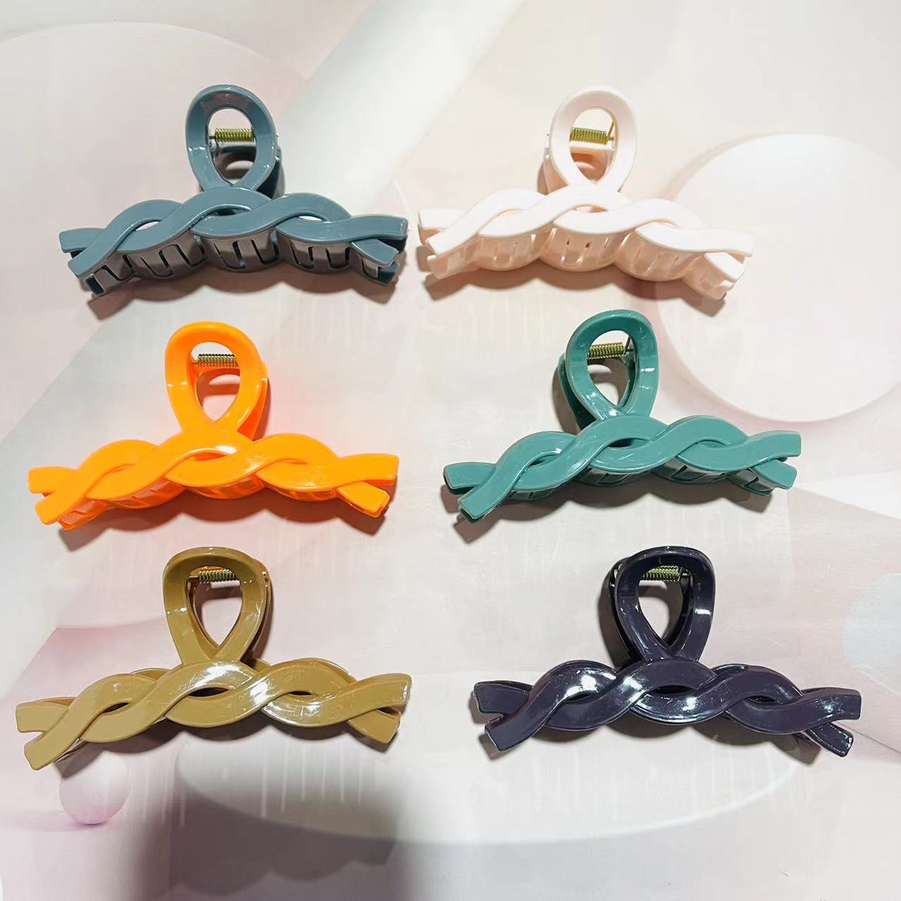Twist grab 12/ pack 1200/ box Color grab, fashionable hair grab, plastic grab, color hair grab, fishtail grab, straight grab 1 yuan, 2 yuan grab pic 6