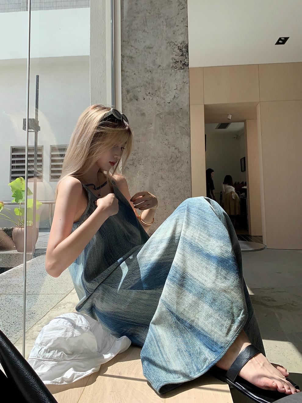 高级感小众设计扎染气质吊带连衣裙女夏宽松慵懒风海边度假长裙子详情4