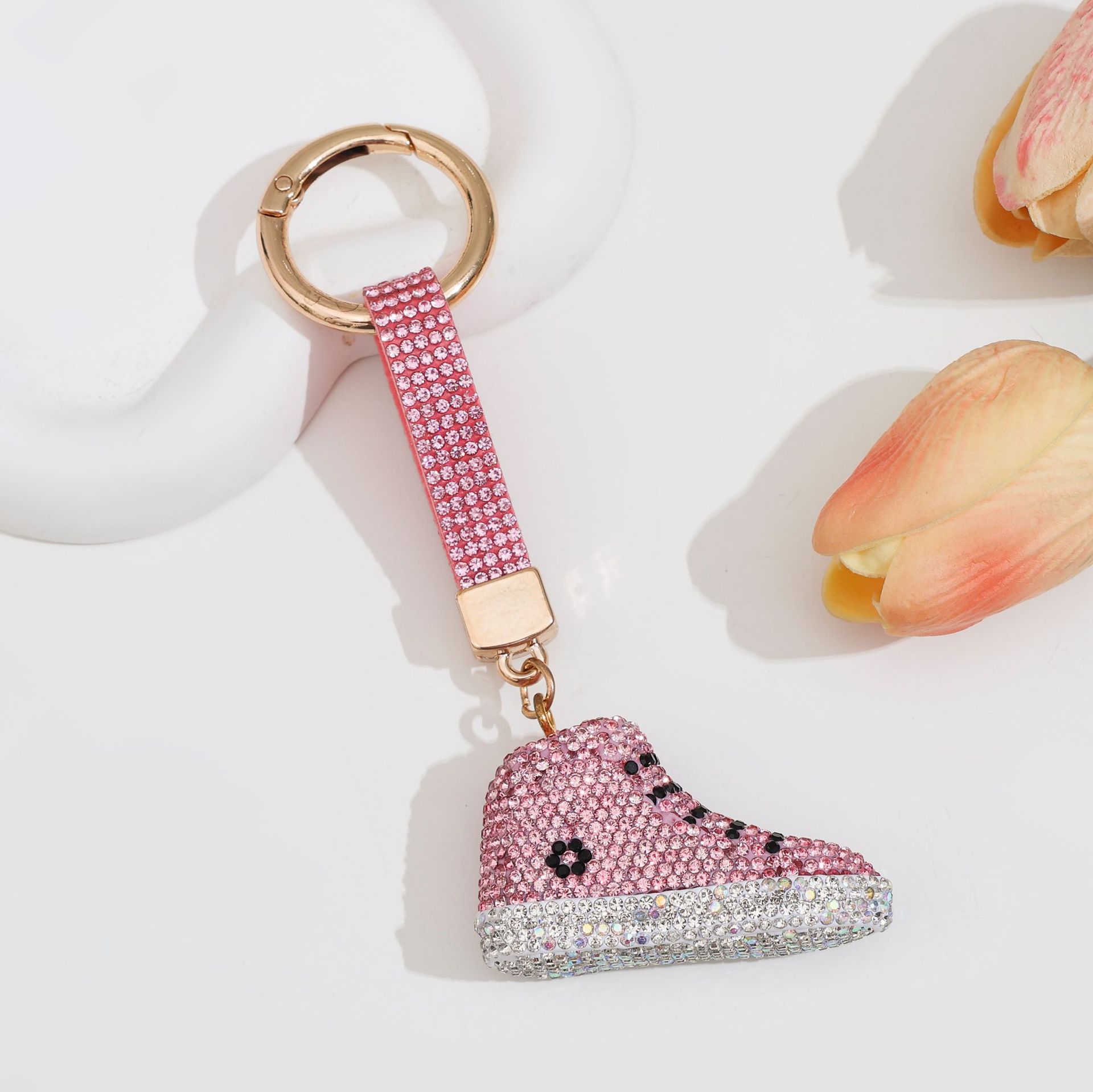 新款创意帆布鞋挂件挂饰女钥匙扣圈配件异形包包汽车挂饰饰品批发详情5