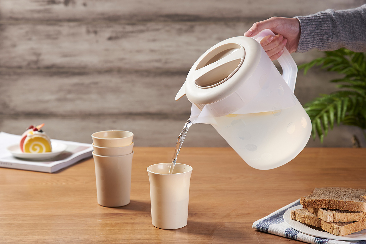 冷水壶家用耐高温水杯大容量泡茶高颜值塑料壶创意一壶四杯茶具详情8