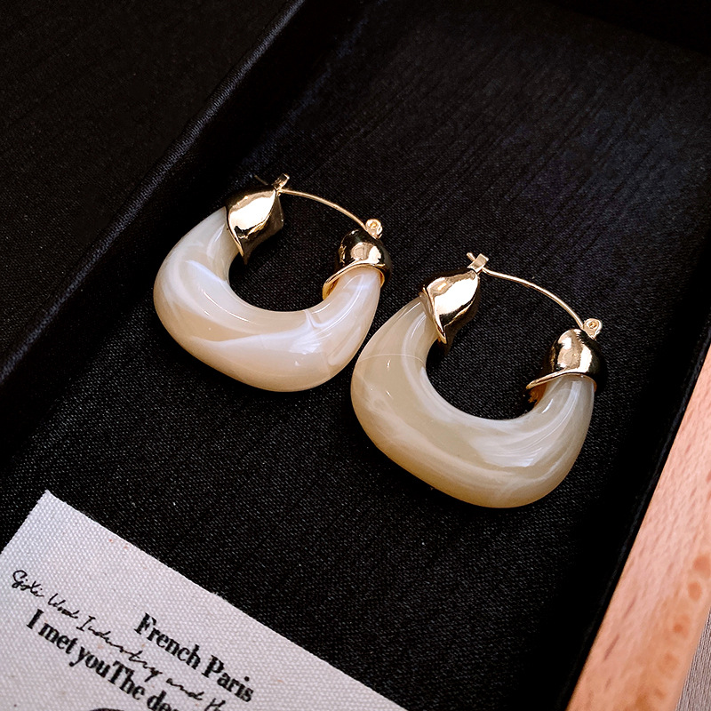 韩国复古树脂字母包包耳环简约个性设计耳扣潮流气质高级感耳饰女详情5