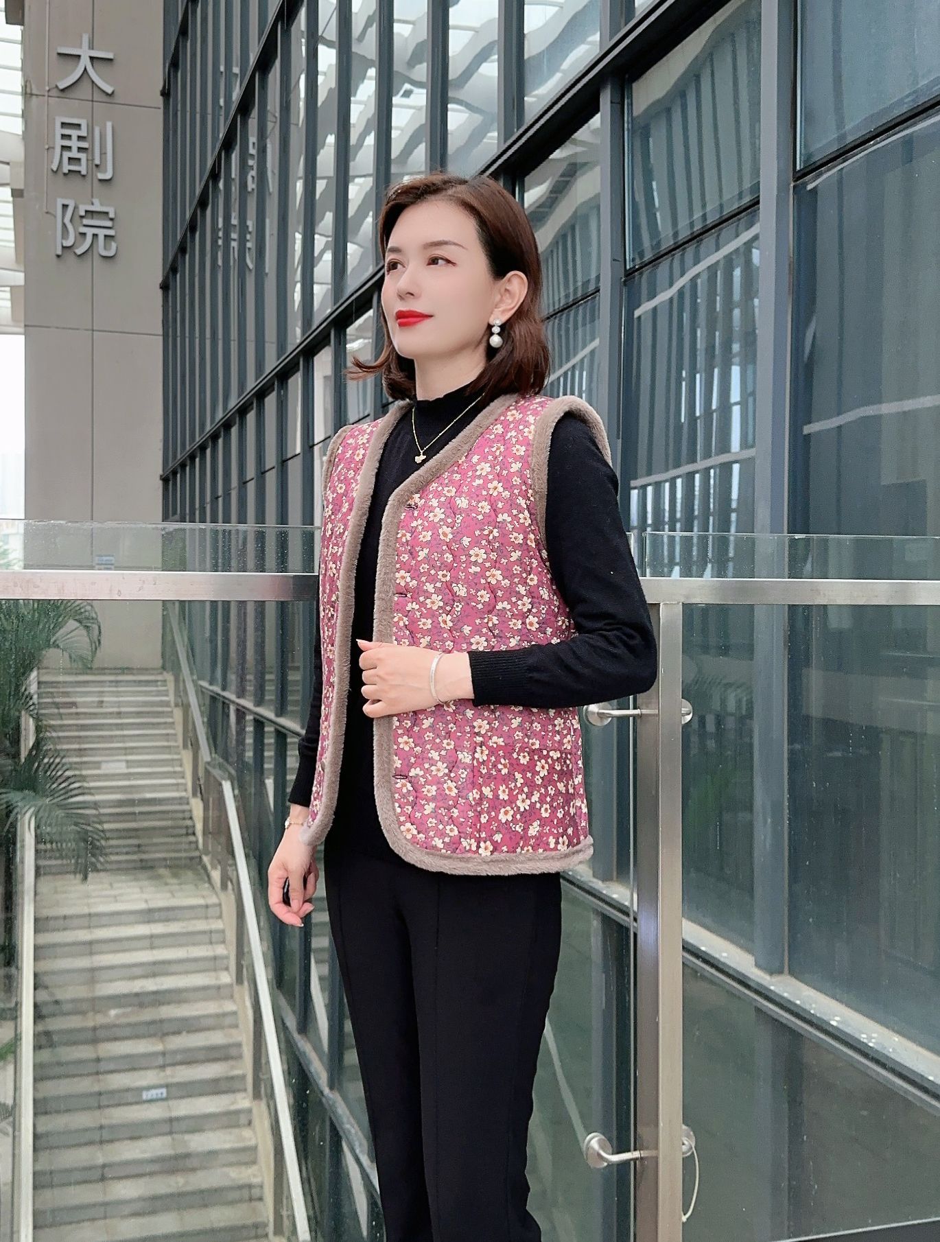 花棉袄妈妈装秋冬装短款马甲大码奶奶加绒保暖碎花棉衣马夹大花女详情2
