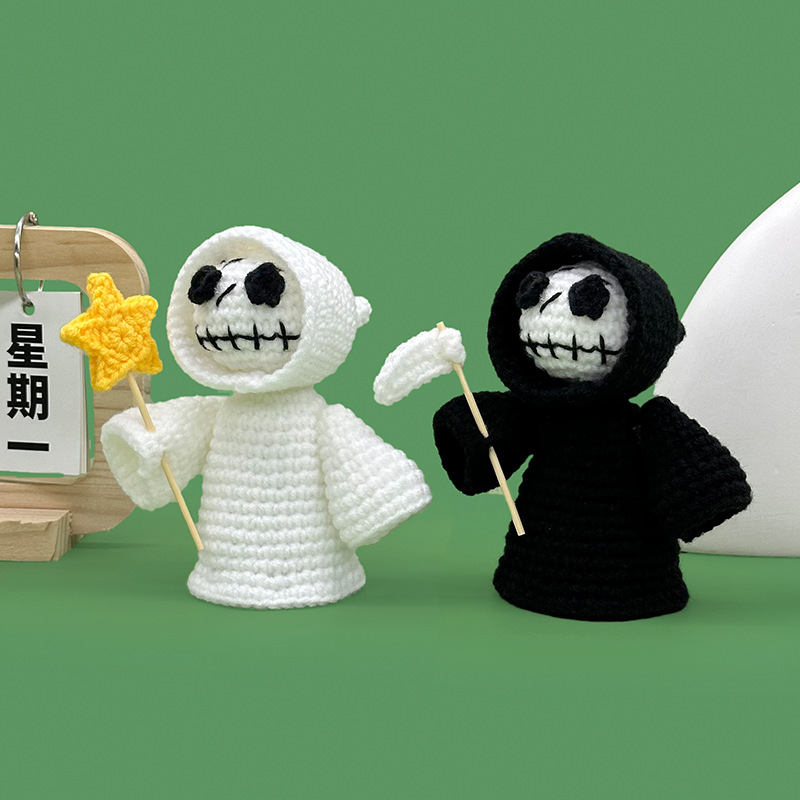 Wholesale and customization of white ghost-shaped crocheted dolls, plush toys and trendy toys pic 13