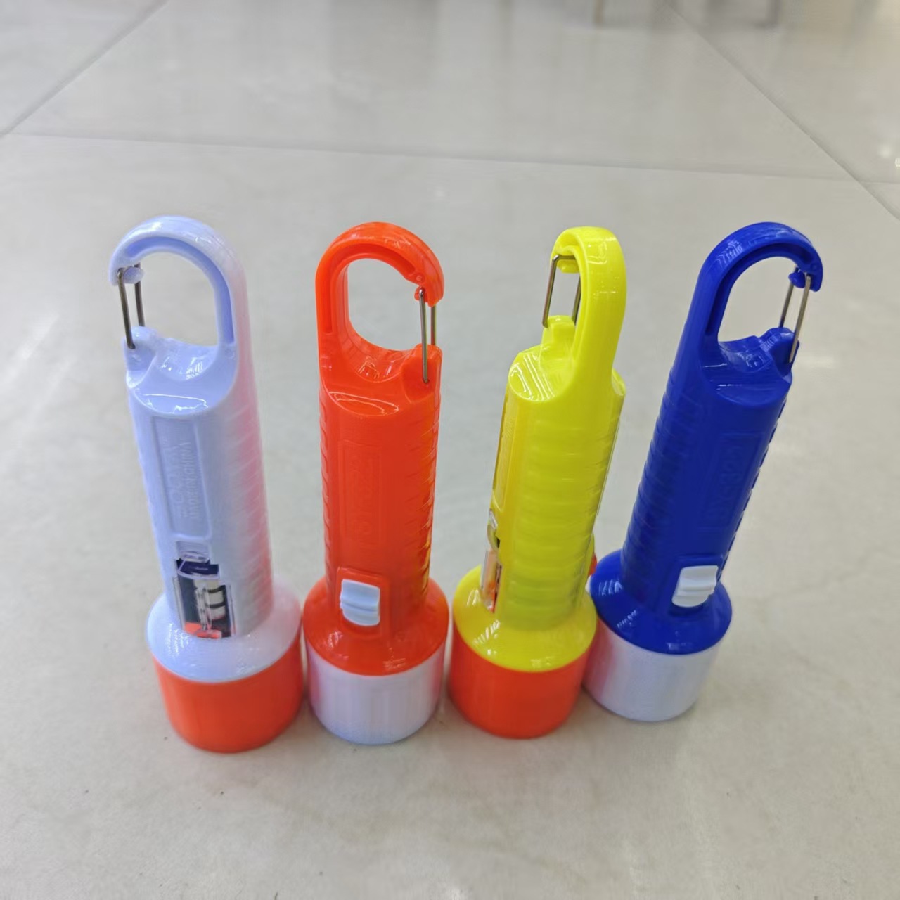 The new portable flashlight with a buckle design is an emergency lighting high-intensity flashlight that can be replaced with an electronic 322 pic 1