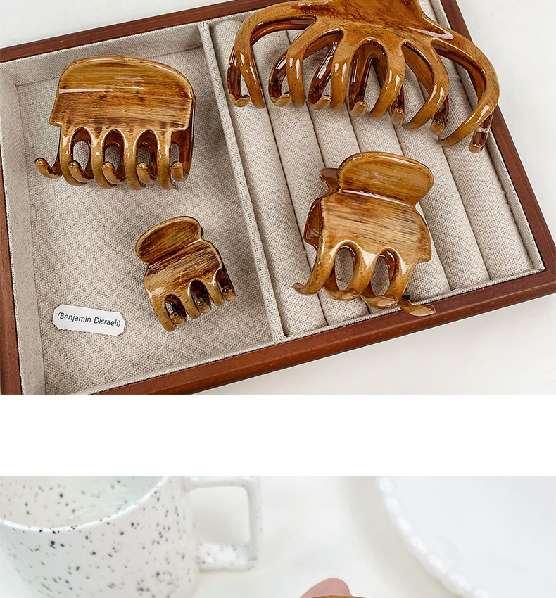 French-style laid-back style, with a large amount of shark-shaped hair clips and wood grain, capable of grasping the back of the head, long and curly hair, and hair accessories pic 10