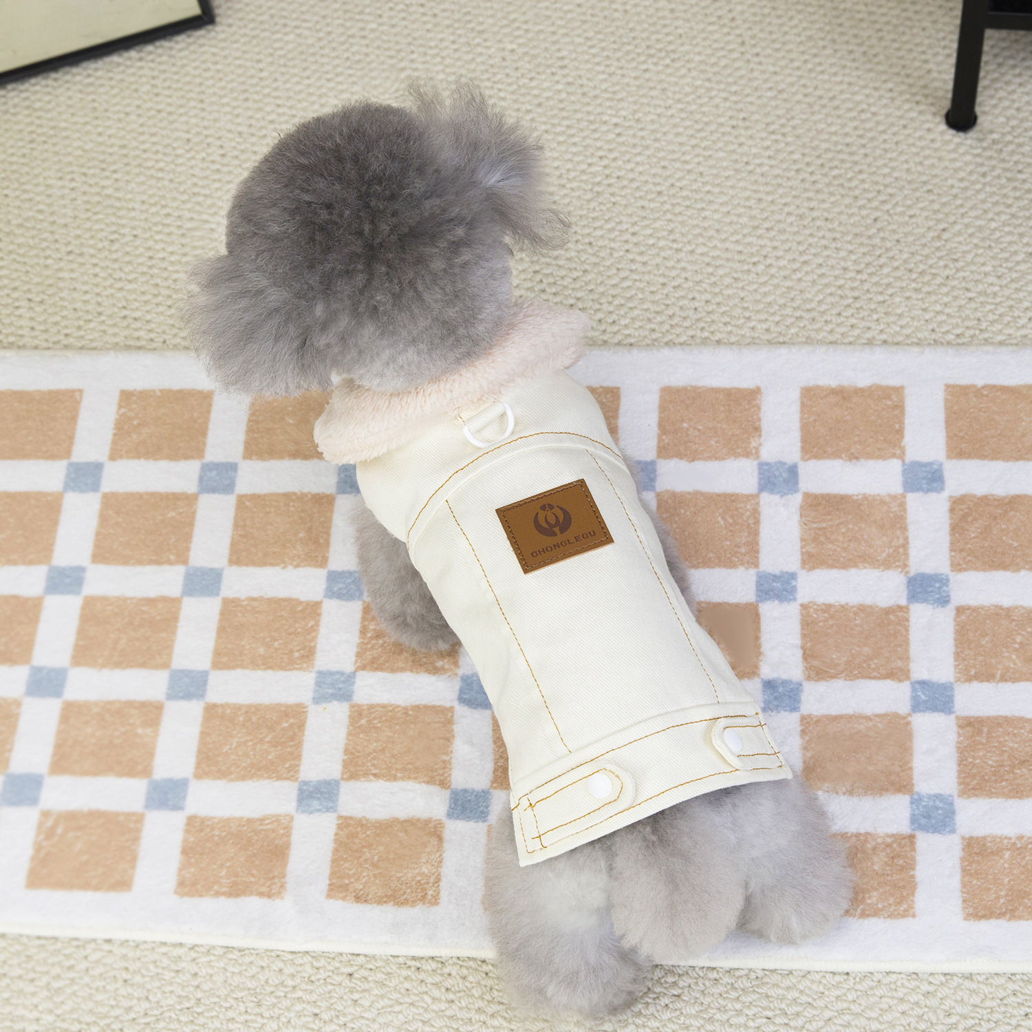 两只穿着外套的小狗宠物服装狗狗衣服宠物服饰新款可爱宠物狗狗衣服详情12