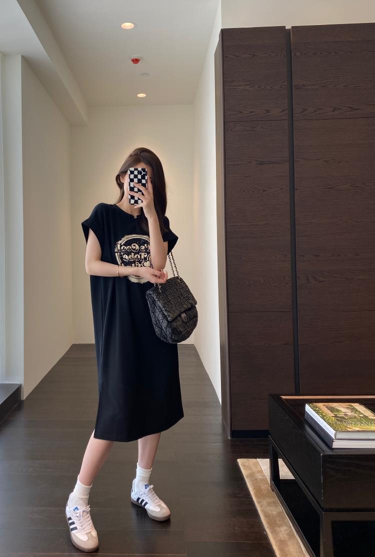 朵妮 一件轻松出门 慵懒时髦落肩袖显瘦长T恤女连衣裙夏新款2023详情17