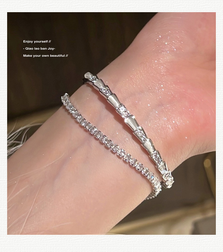 钛钢不掉色贝母灵蛇形蛇骨手镯闪钻质感手链锆石ins轻奢开口银色详情2
