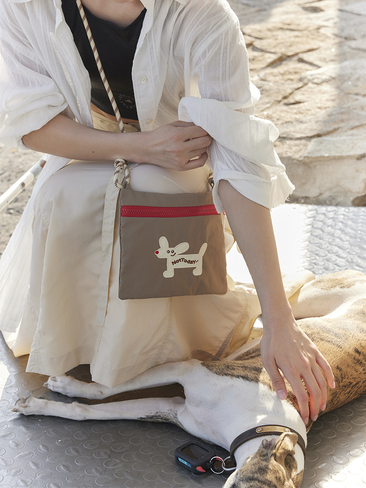 同款大耳狗夏季新款防水斜跨单肩包多功能斜挎小包轻便手机包零钱详情10