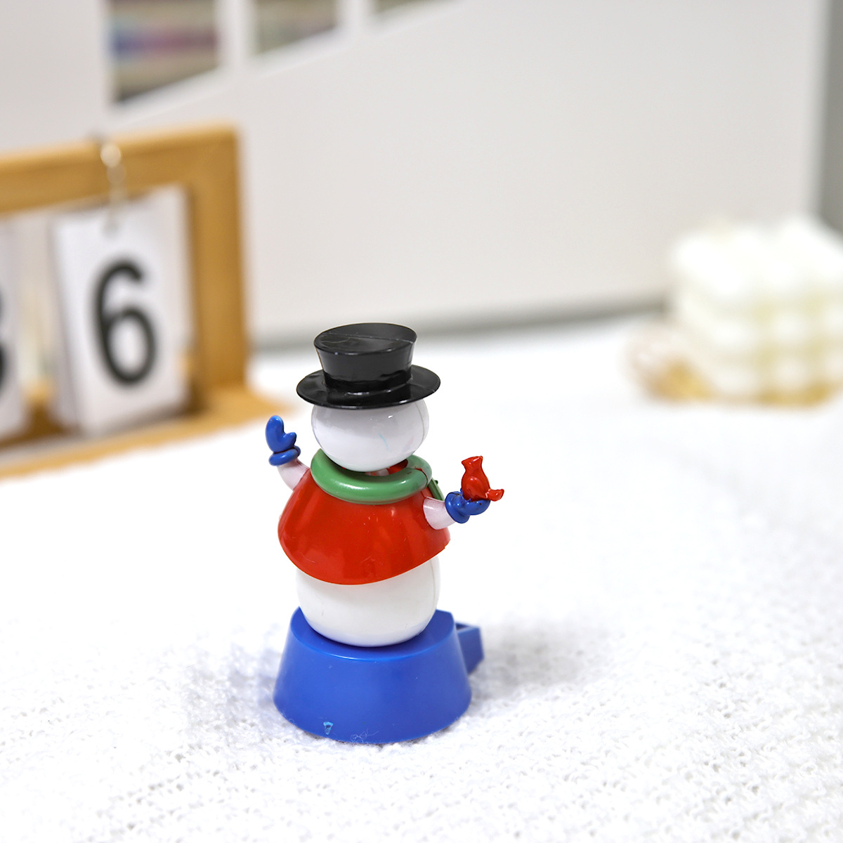 Cross-border new solar car ornaments, Christmas festival gifts, clowns, snowmen, cartoon creative swing dolls pic 9
