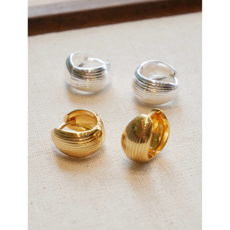 ins韩国博主fever同款双面贝壳耳钉女小众设计精致百搭纹理感耳圈详情5