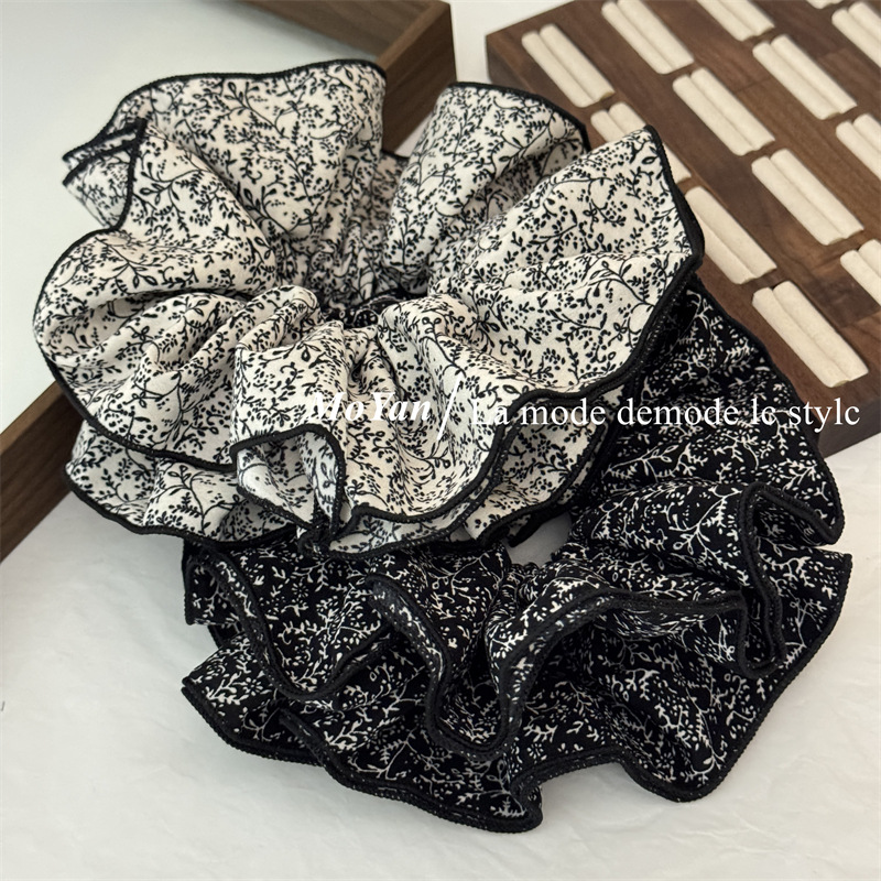 Retro and artistic small floral lace fringed large intestine hair band, high-end and elegant, unique and versatile hair rope, new hairstyle pic 3