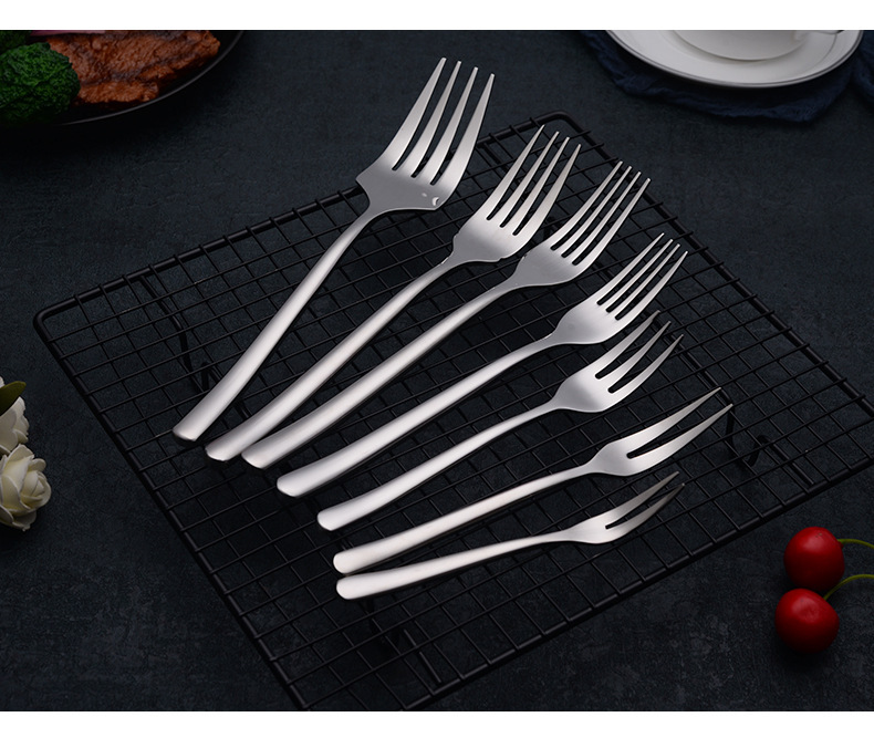 精致西式简约加厚方柄餐刀不锈钢西餐叉勺餐具牛排刀叉勺子详情13