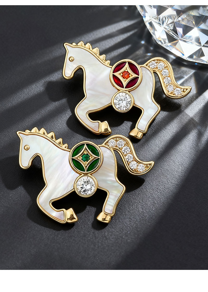 马到成功天然贝母骏马胸针原创设计铜合金真金电镀镶锆石别针胸花详情15