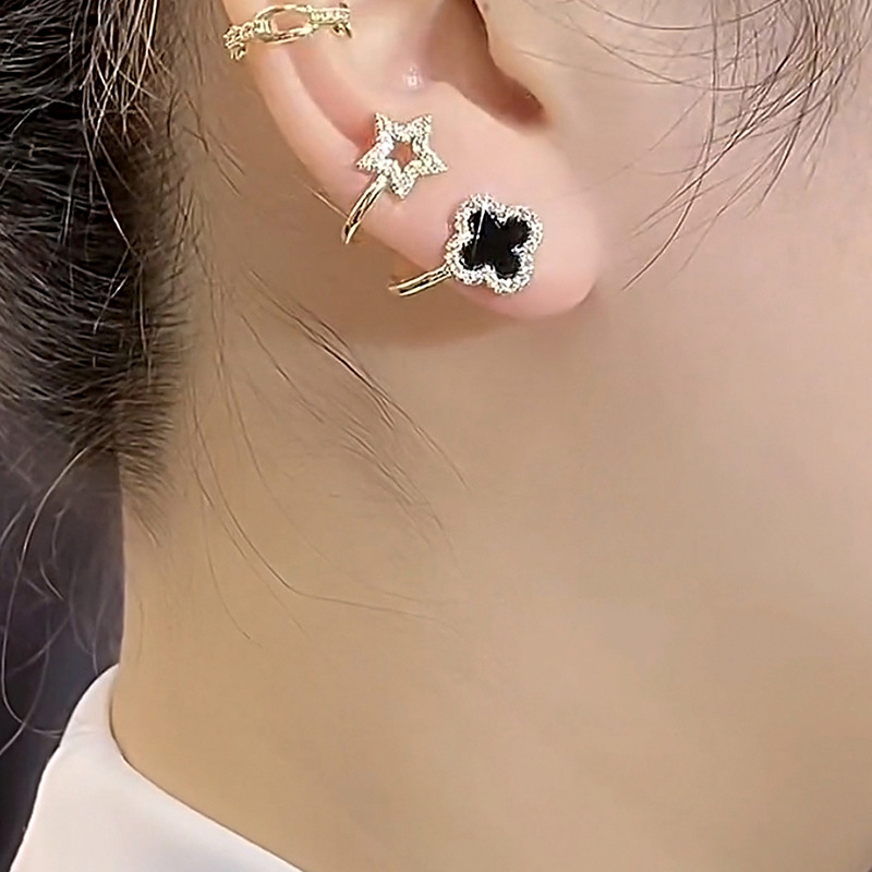 s925 Silver Needle black four-leaf clover fashionable and simple stud earrings, a niche design for women, exuding a sense of high-end, stylish and light luxury pic 2