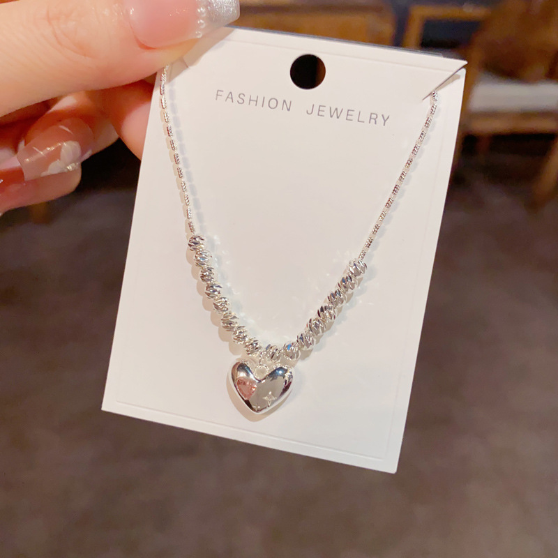 亚马逊跨境时尚简约厚银爱心吊坠项链个性轻奢冷淡风锁骨链配饰品详情9