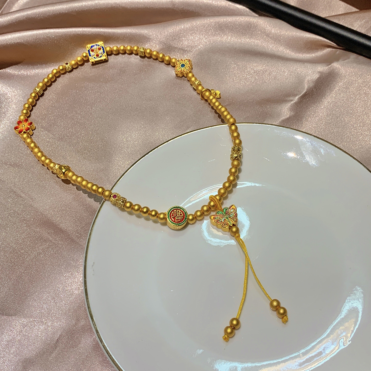 现货批发小众设计电镀K金蝴蝶项链ins时尚百搭潮项链轻奢义乌饰品详情8