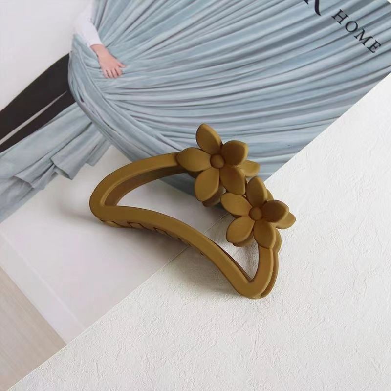 【1-5区】189号/梅花三角抓夹/12/包法式抓夹高级感夹子头饰发夹2022年新款大鲨鱼夹ins风发抓后脑勺详情10