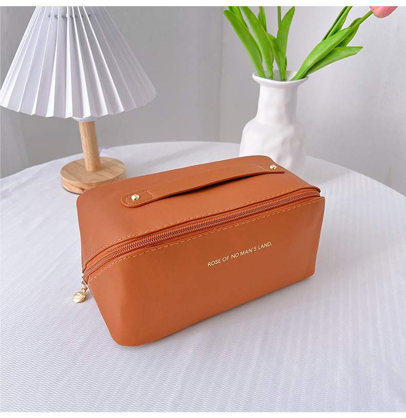 PU枕头包女大容量化妆品收纳包高级感手提化妆包旅行便携洗漱包袋详情10