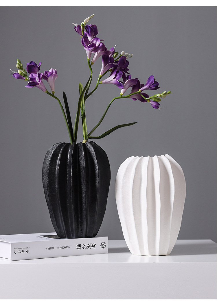 2026 New European-style flower arrangement vase, creative and simple ceramic flower vase, living room dining table, dried and fresh flowers, hydroponic decoration, home decoration, vase, ceramic decoration, ceramic vase handicraft, ceramic vase pic 3
