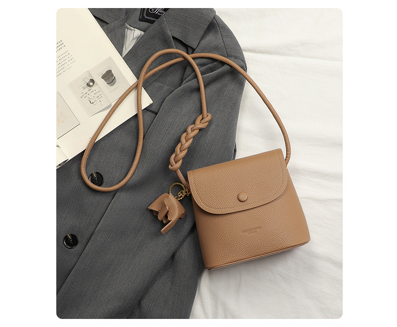 包包女士2024新款女包斜挎水桶包小包单肩百搭高级感手机包详情3