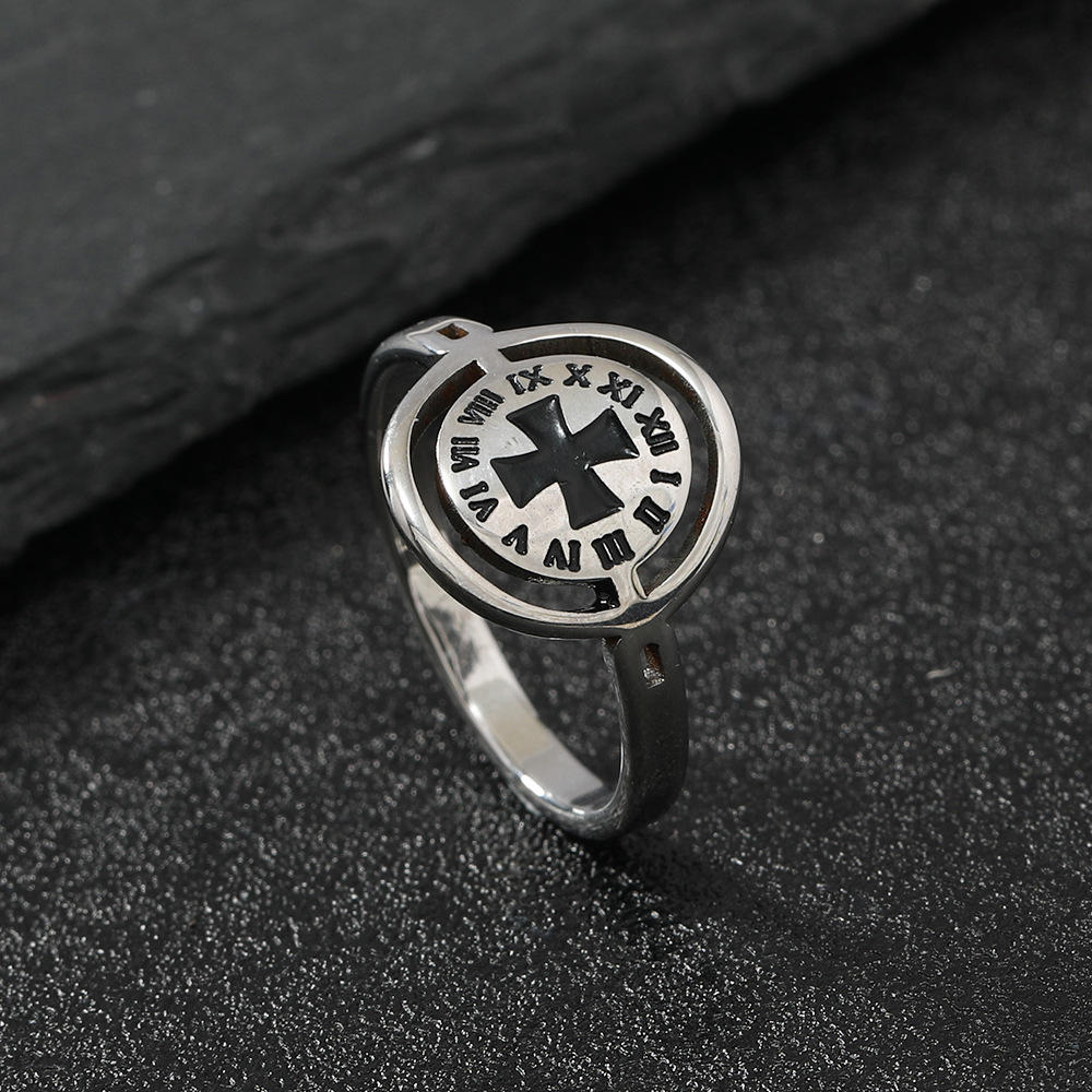 跨境不锈钢饰品 夸张朋克风切割镂空腐蚀抹黑油十字架钛钢戒指 厂详情9