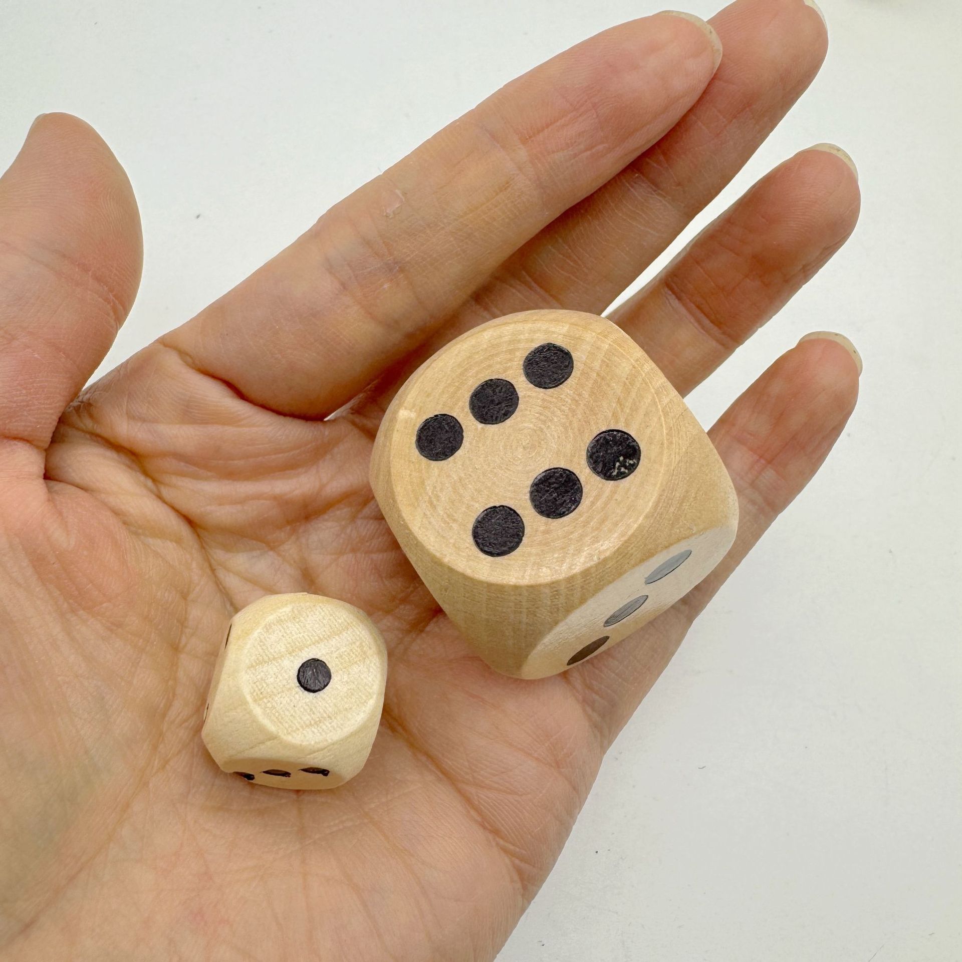 点数骰子16mm木质酒令彩色骰子麻将骰子聚会娱乐剪刀石头布骰子详情4